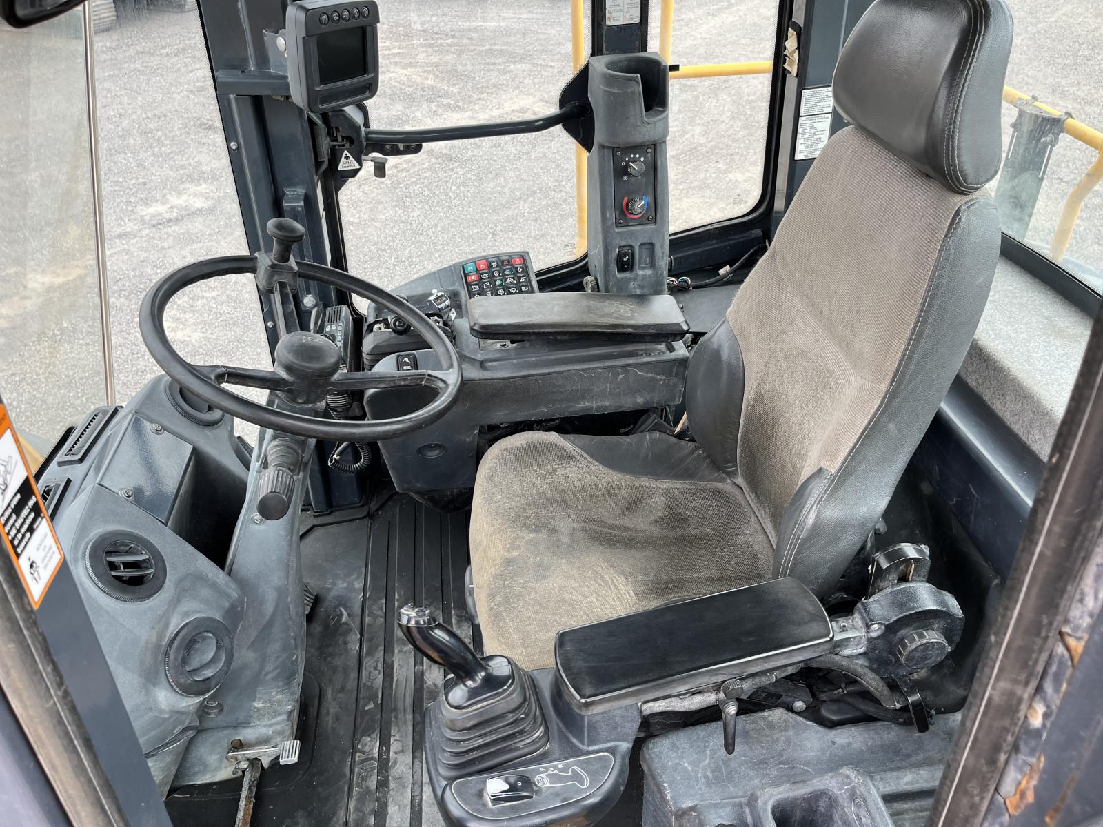 ./imagenes/INVOICE/2019/18085/JOHN DEERE 844K (3).JPG